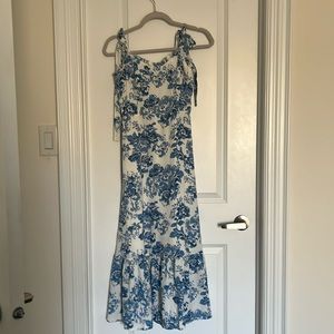 NLW current fashions Summer Dress spaghetti strap ties. Blue flowy flower print